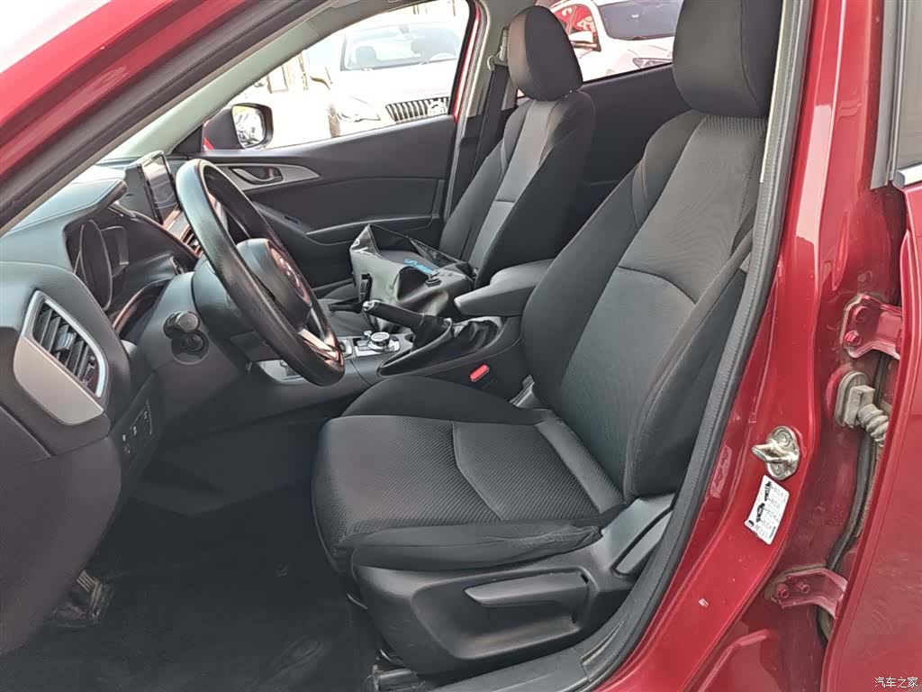 Mazda Mazda3, 2017 15