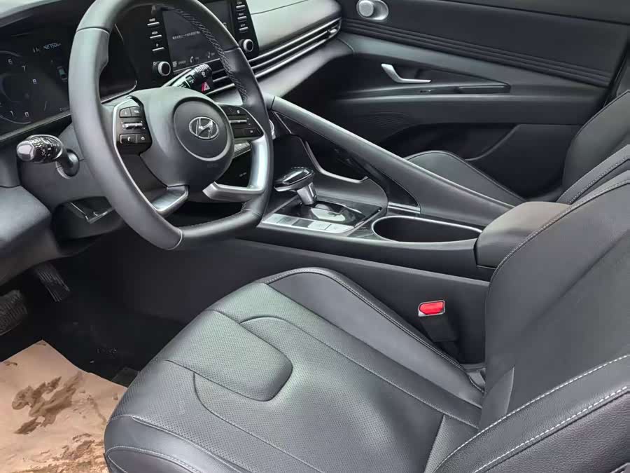 Hyundai Elantra 2023, фото 5