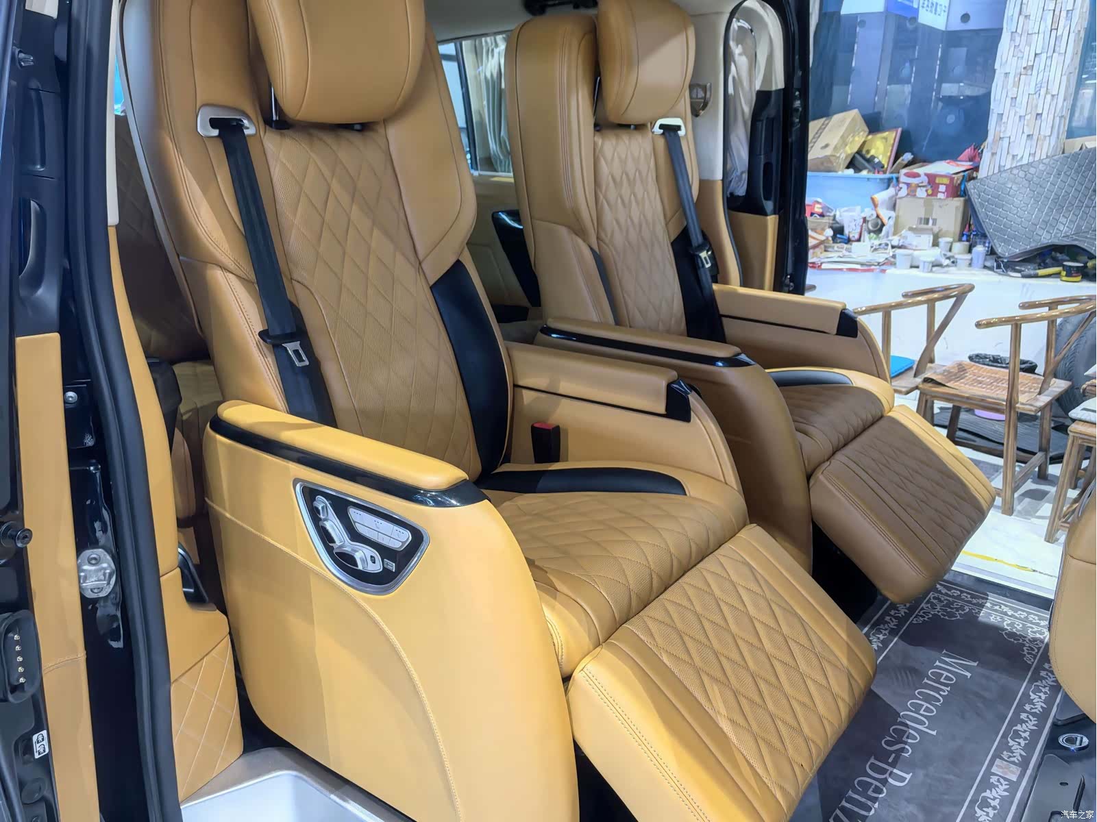 Mercedes-Benz 7, 2021 19