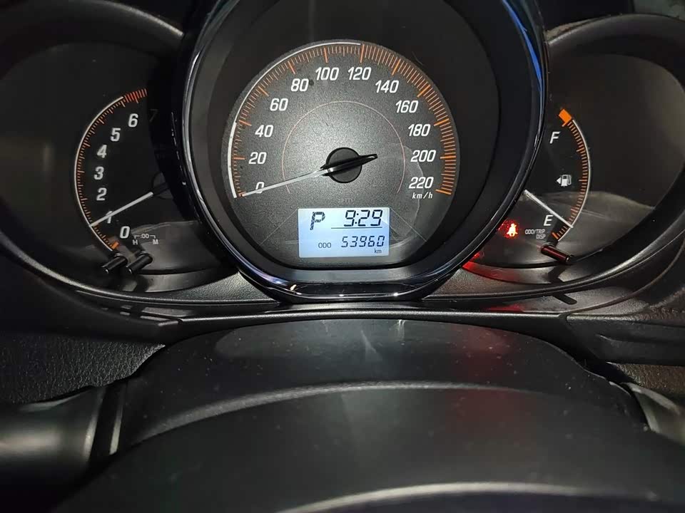 Toyota YARiS L to enjoy