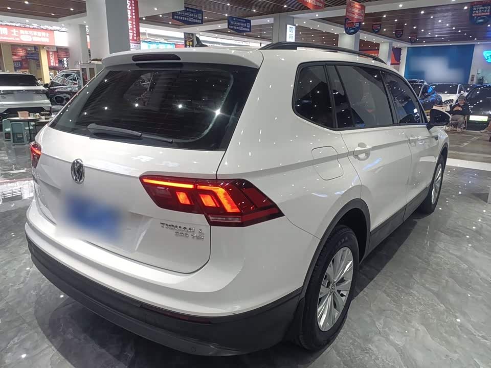 Volkswagen Tiguan L