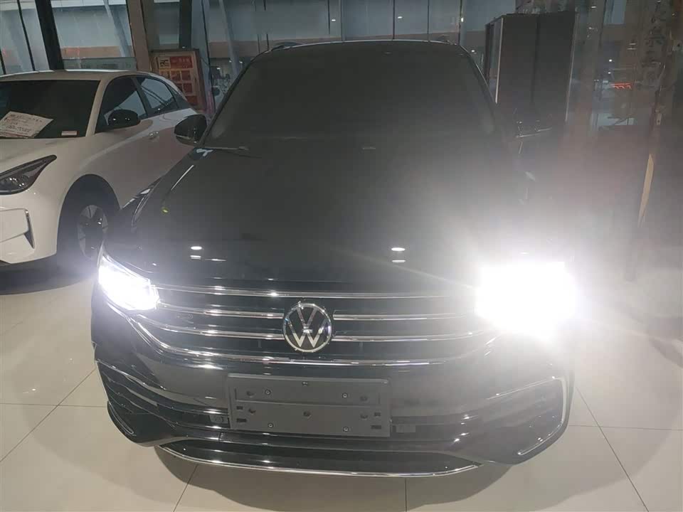 Volkswagen Tiguan L