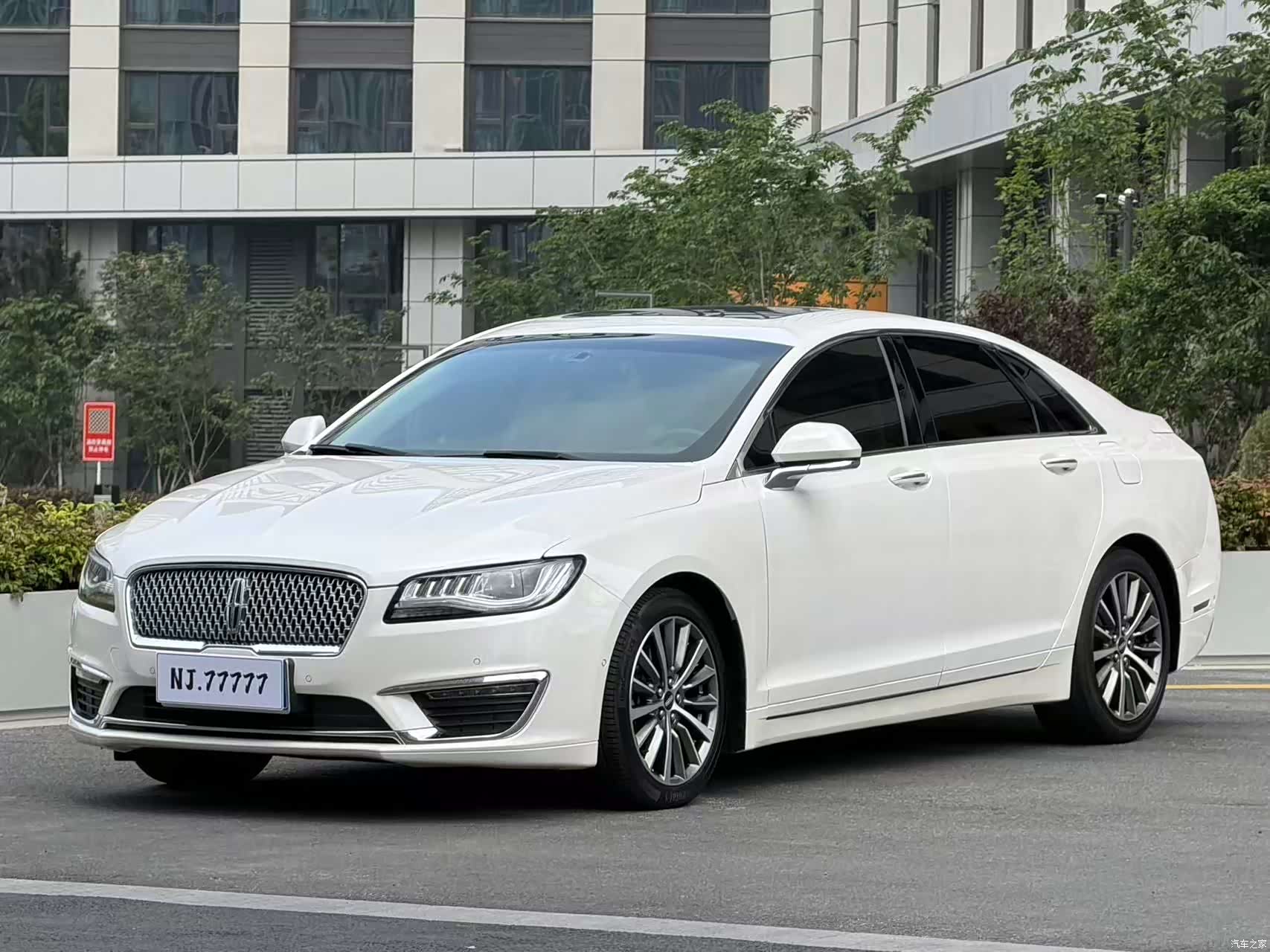 Lincoln MKZ