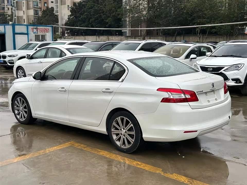 Peugeot 408