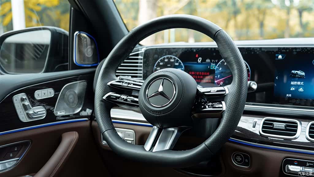 Mercedes-Benz GLS, 2024 11