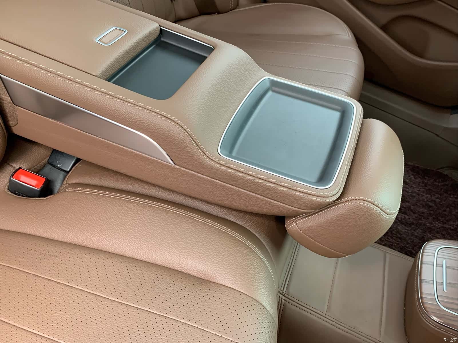 Mercedes-Benz E-Class, 2022 31