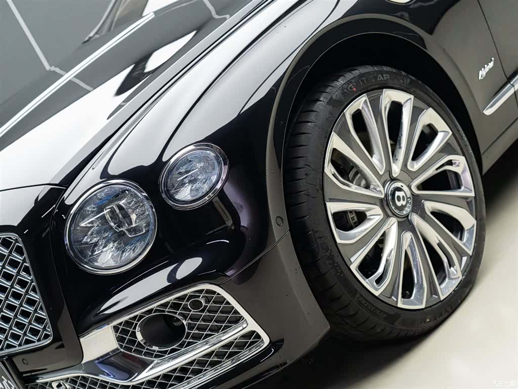 Bentley Flying Spur, 2022 3