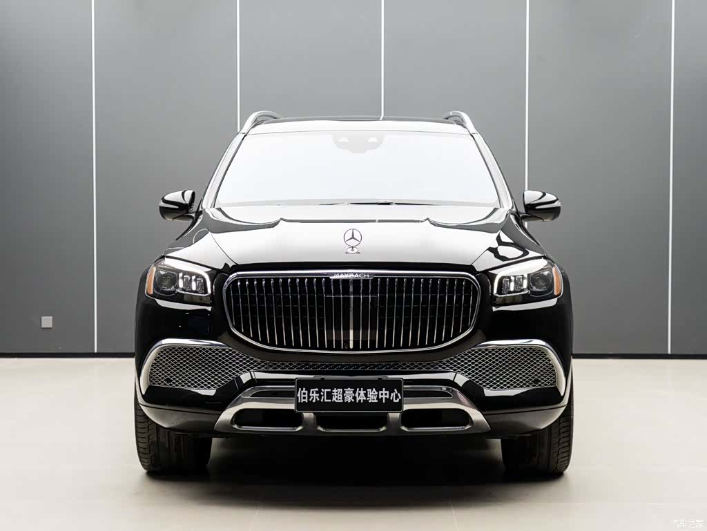 Maybach GLS, 2022 3