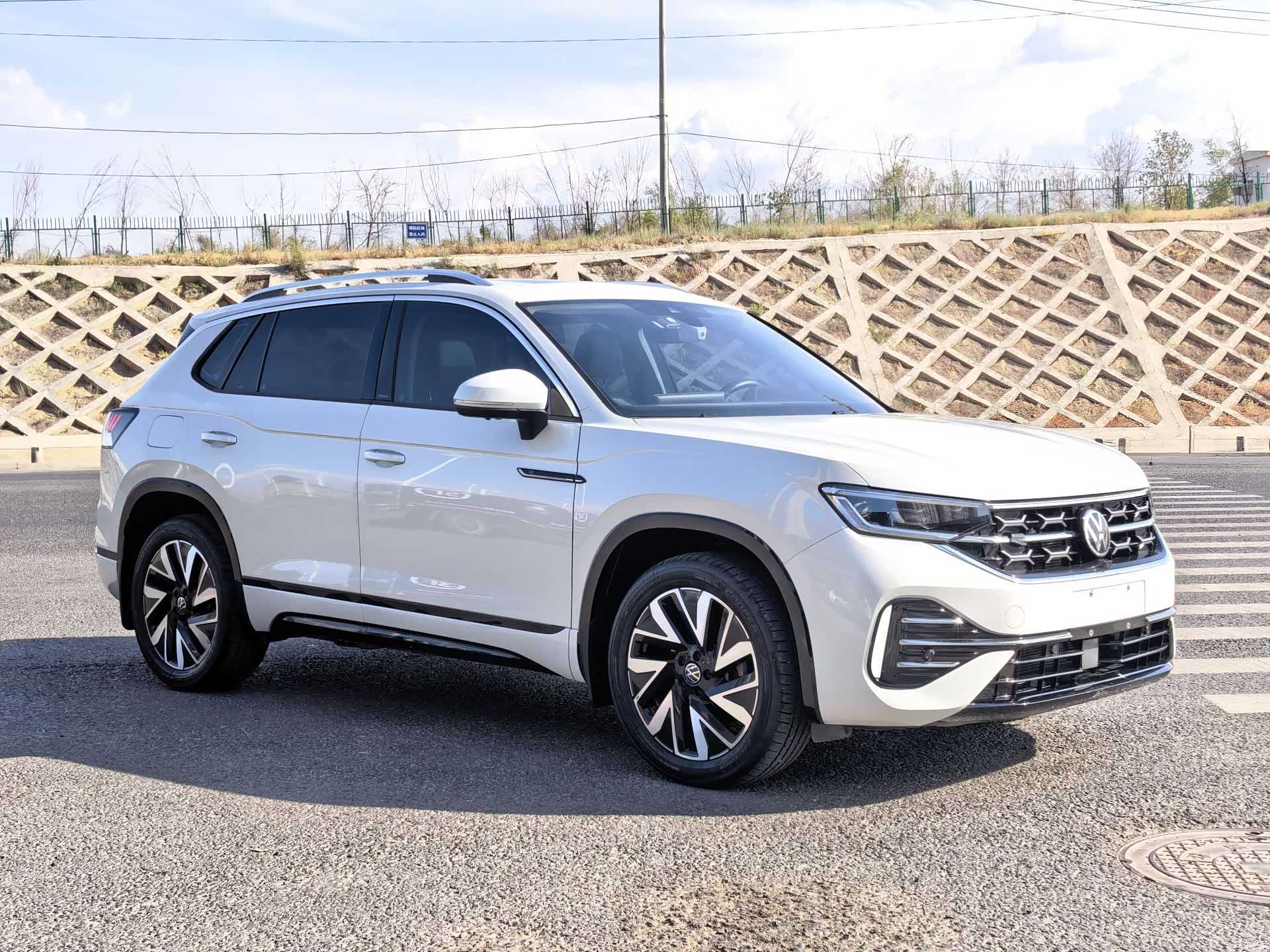 Volkswagen Tayron, 2024 3