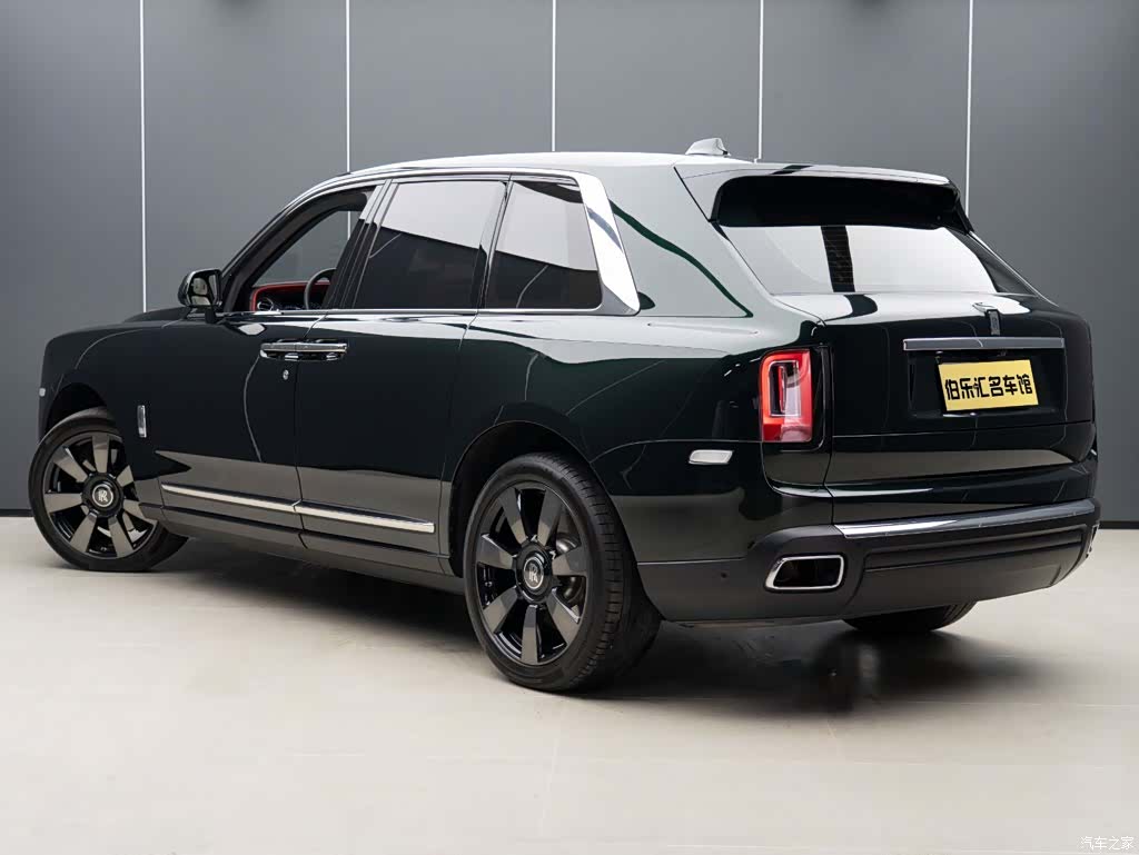 Rolls-Royce Cullinan, 2022 4
