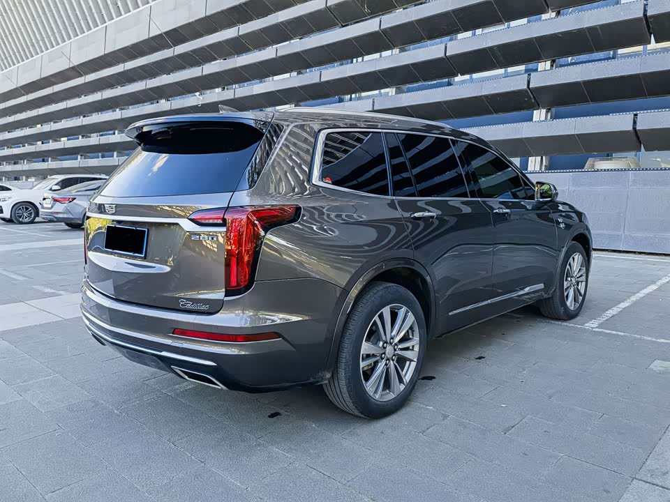 Cadillac XT6