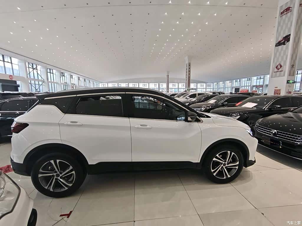 Geely Coolray, 2021 4