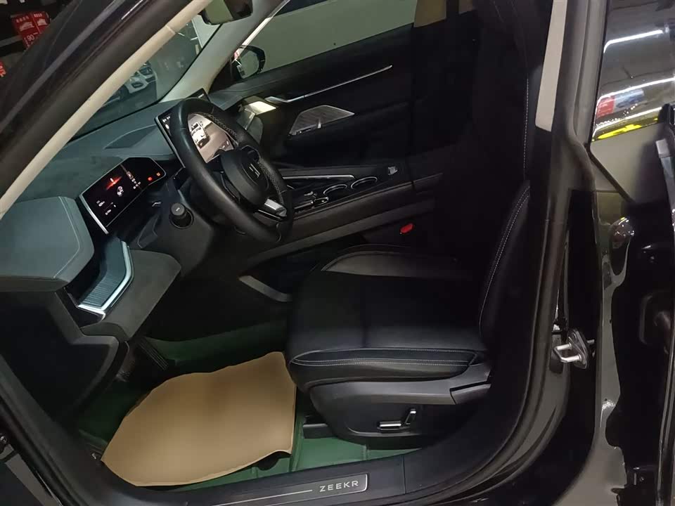 Zeekr 001