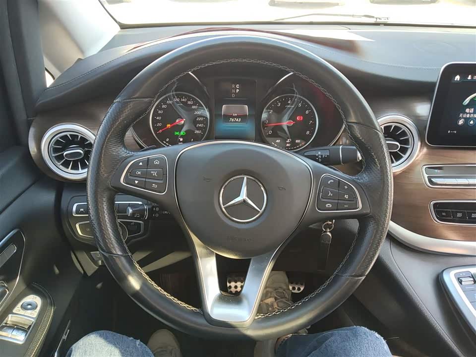 Mercedes-Benz V-class