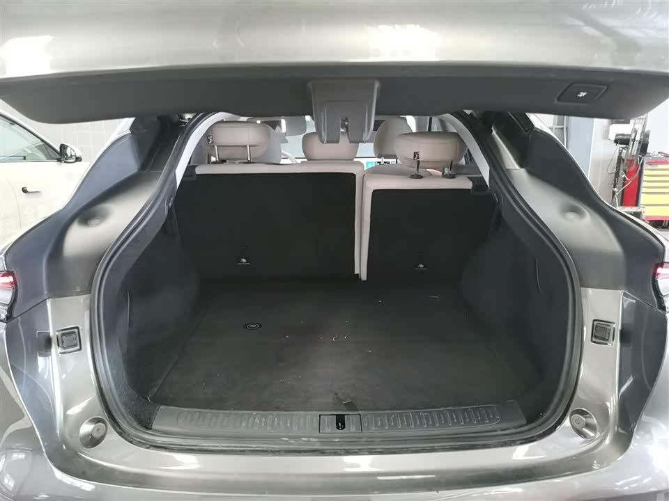 IM Motors Zhiji LS6 IM Motors Zhiji LS6