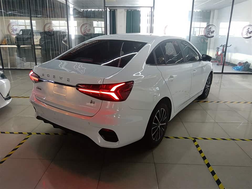 Roewe i5