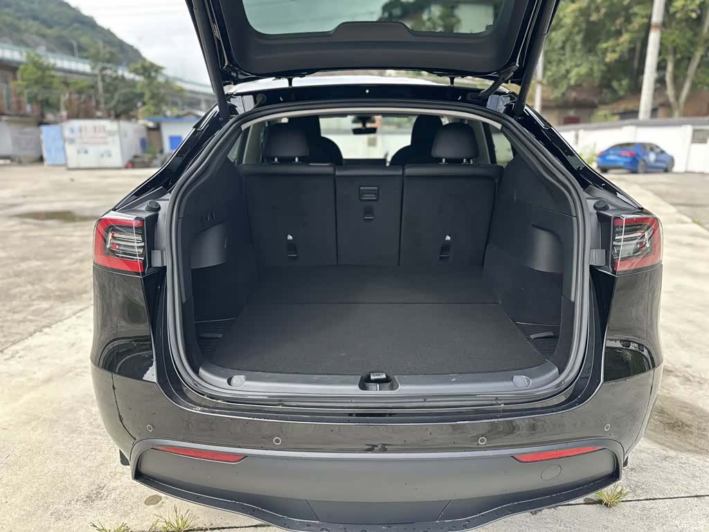Tesla Model Y, 2022 19