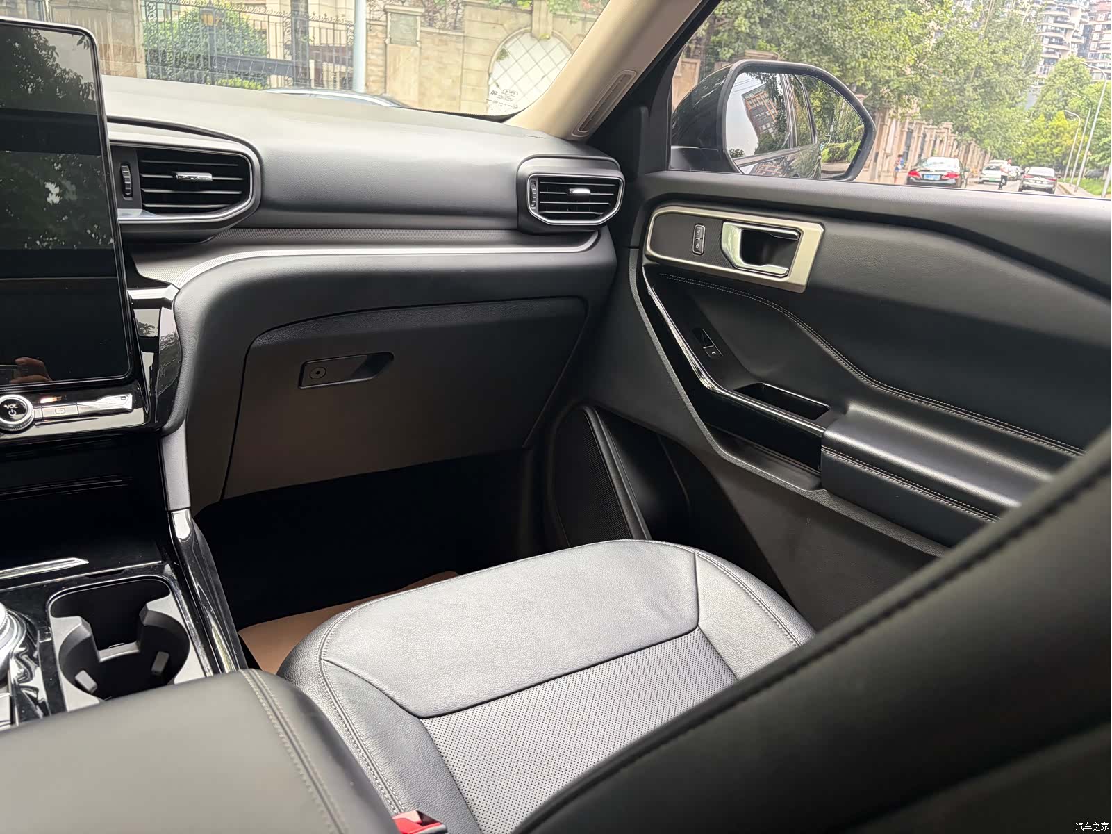 Ford Explorer, 2022 22