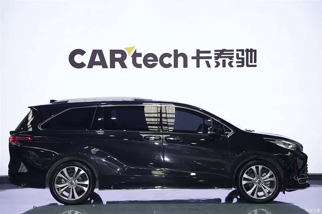 Toyota Sienna, 2024 3