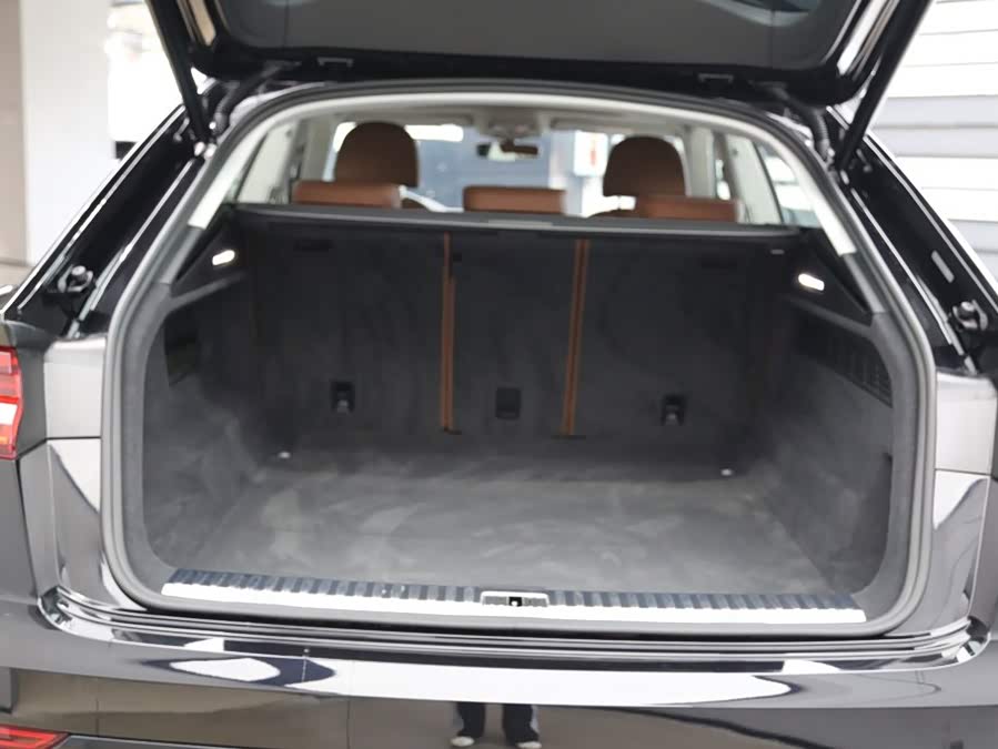 Audi Q8 2020, фото 29