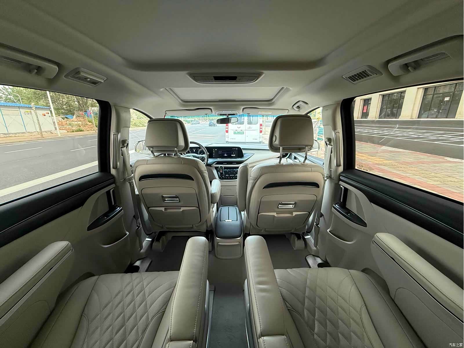 Buick GL8, 2022 11