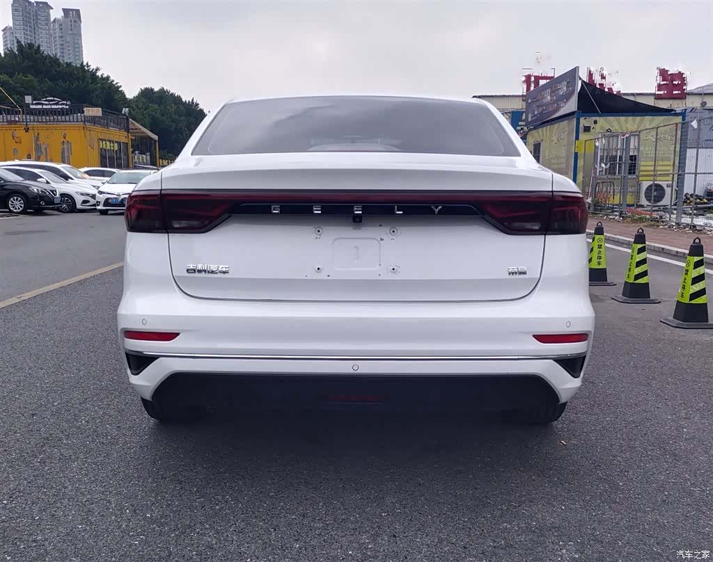 Geely Emgrand, 2022 10