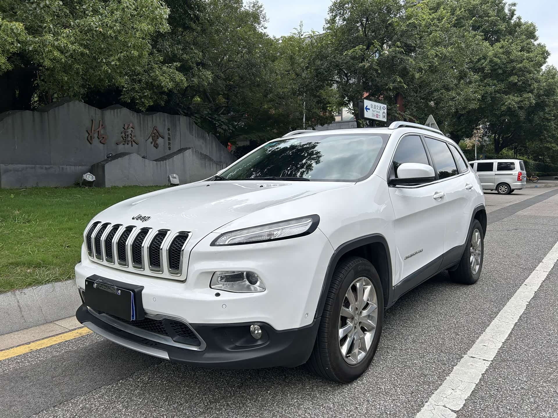 Jeep Cherokee, 2016 1