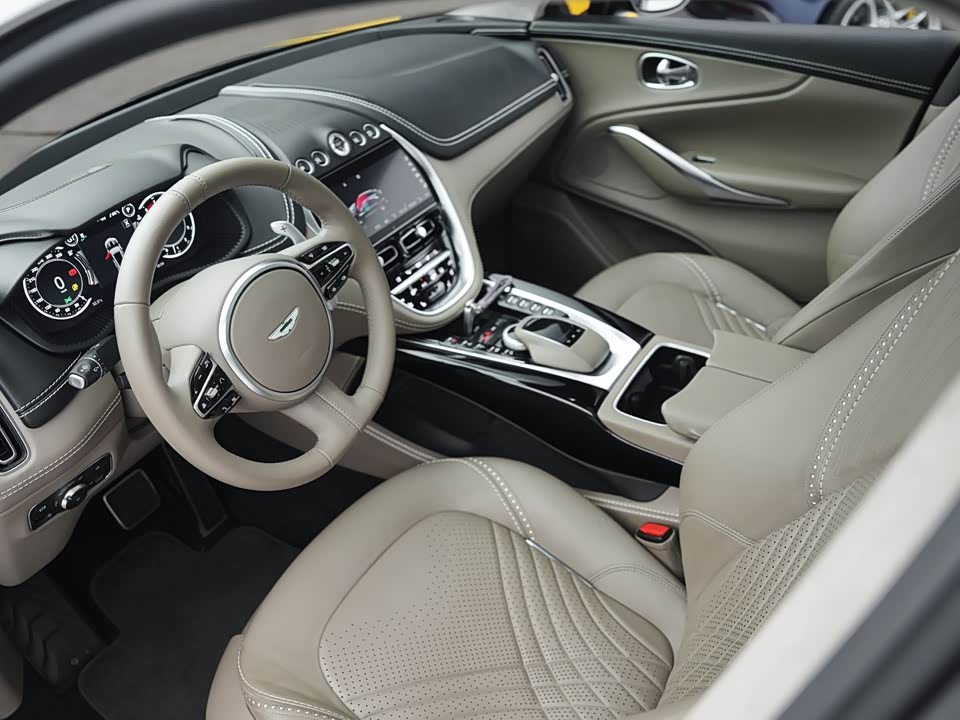 Aston Martin DBX Aston Martin DBX