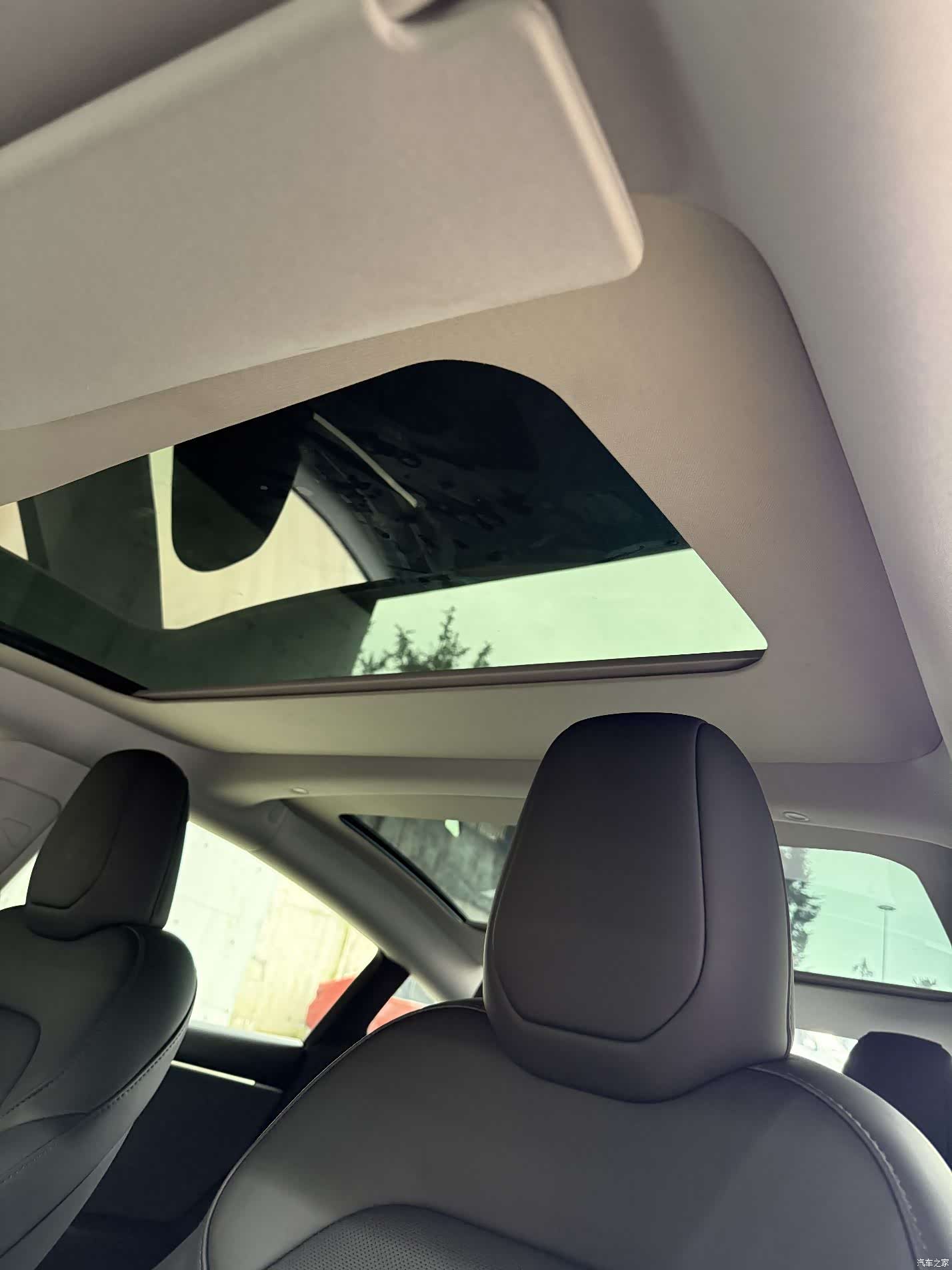 Tesla Model 3, 2024 15