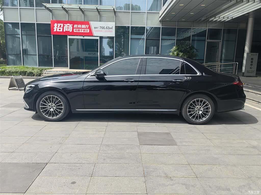 Mercedes-Benz E-Class, 2022 4