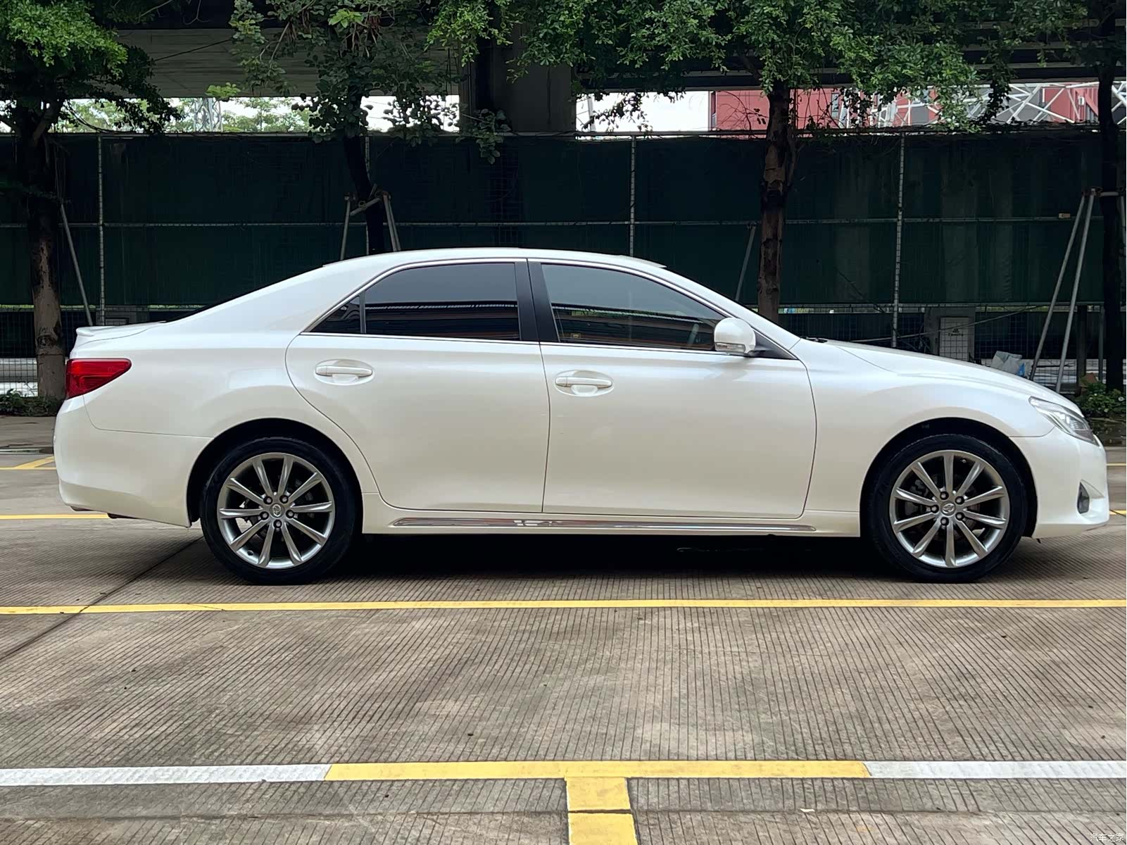 Toyota 2.5V, 2014 2