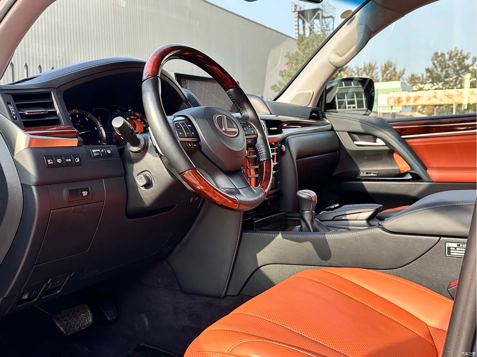 Lexus LX, 2016 12