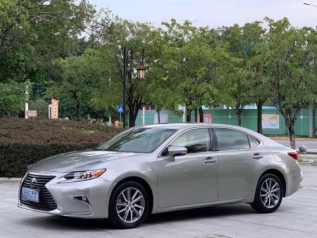 Lexus ES 2015 300h Comfort