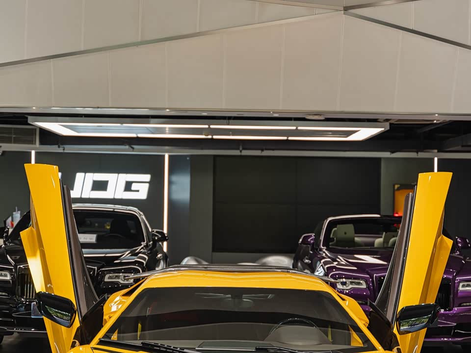 Lamborghini Aventador