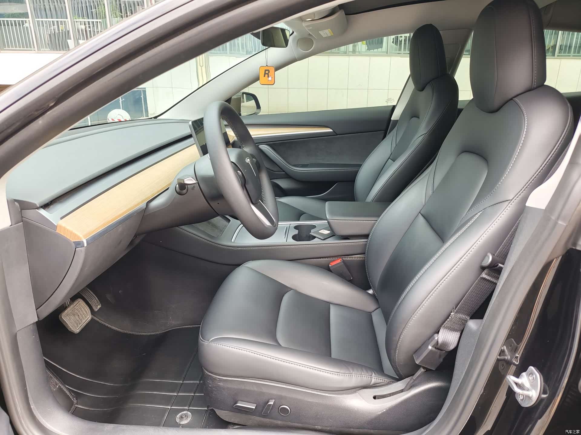 Tesla Model 3, 2023 10