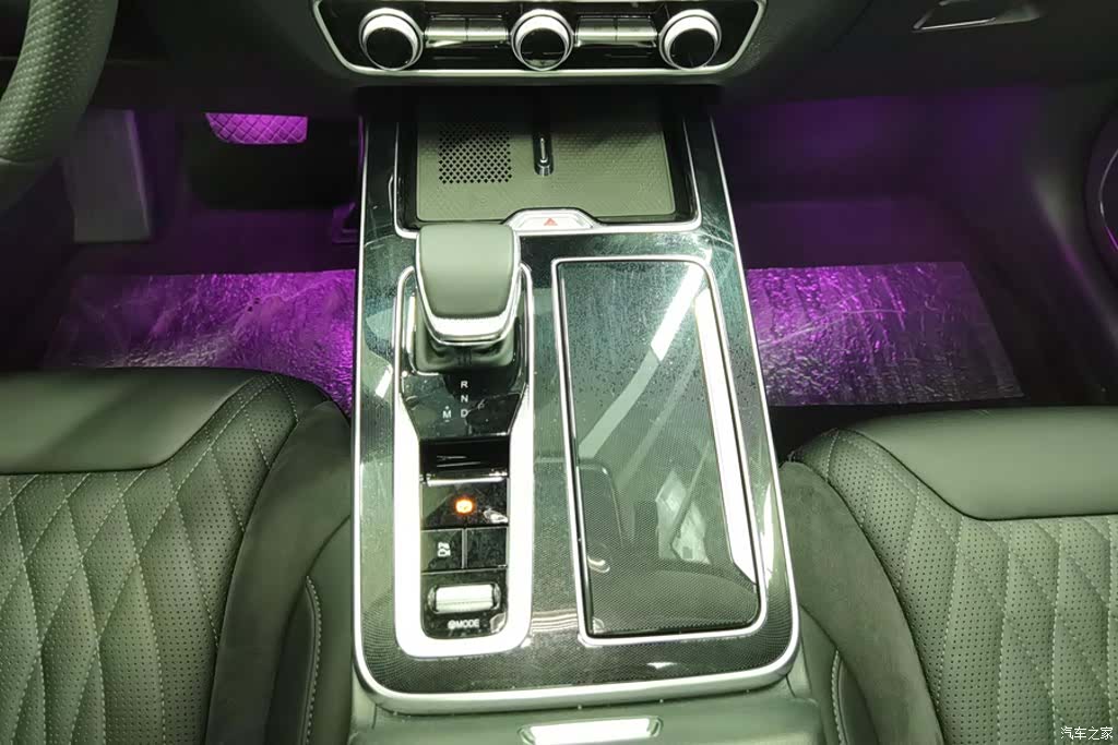 Hongqi HS5, 2024 16