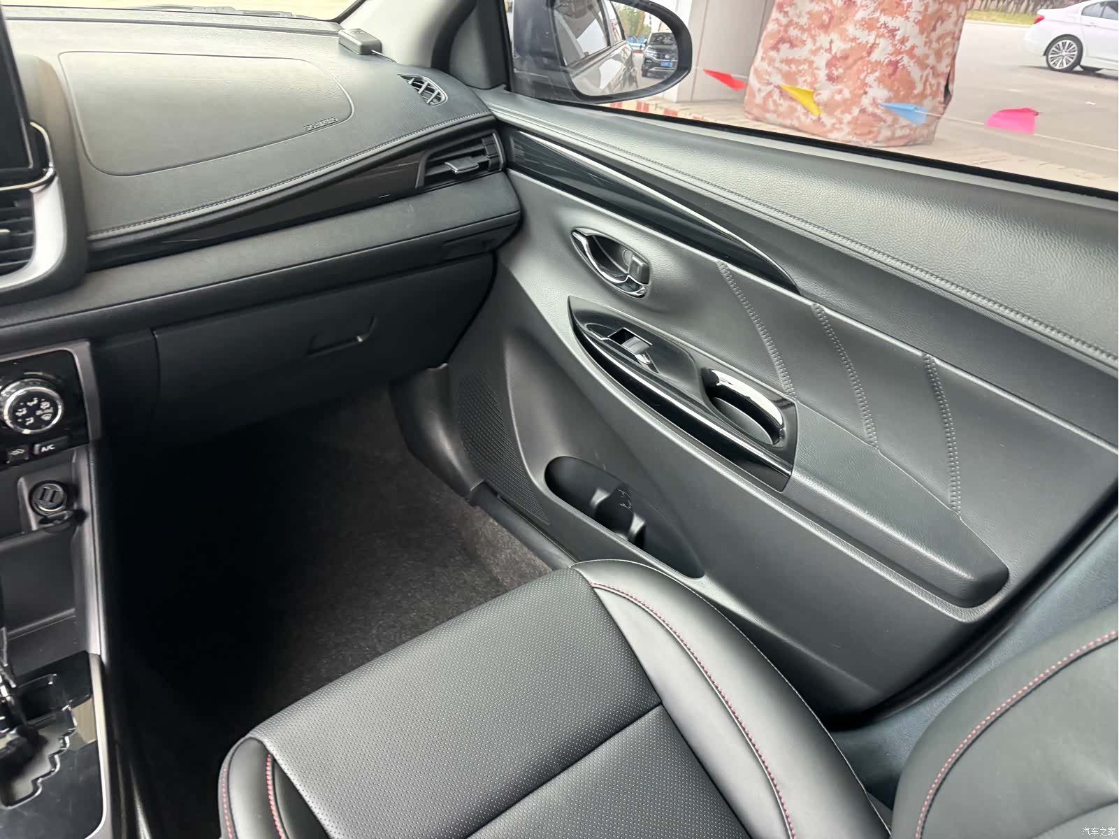 Toyota YARiS L, 2023 17