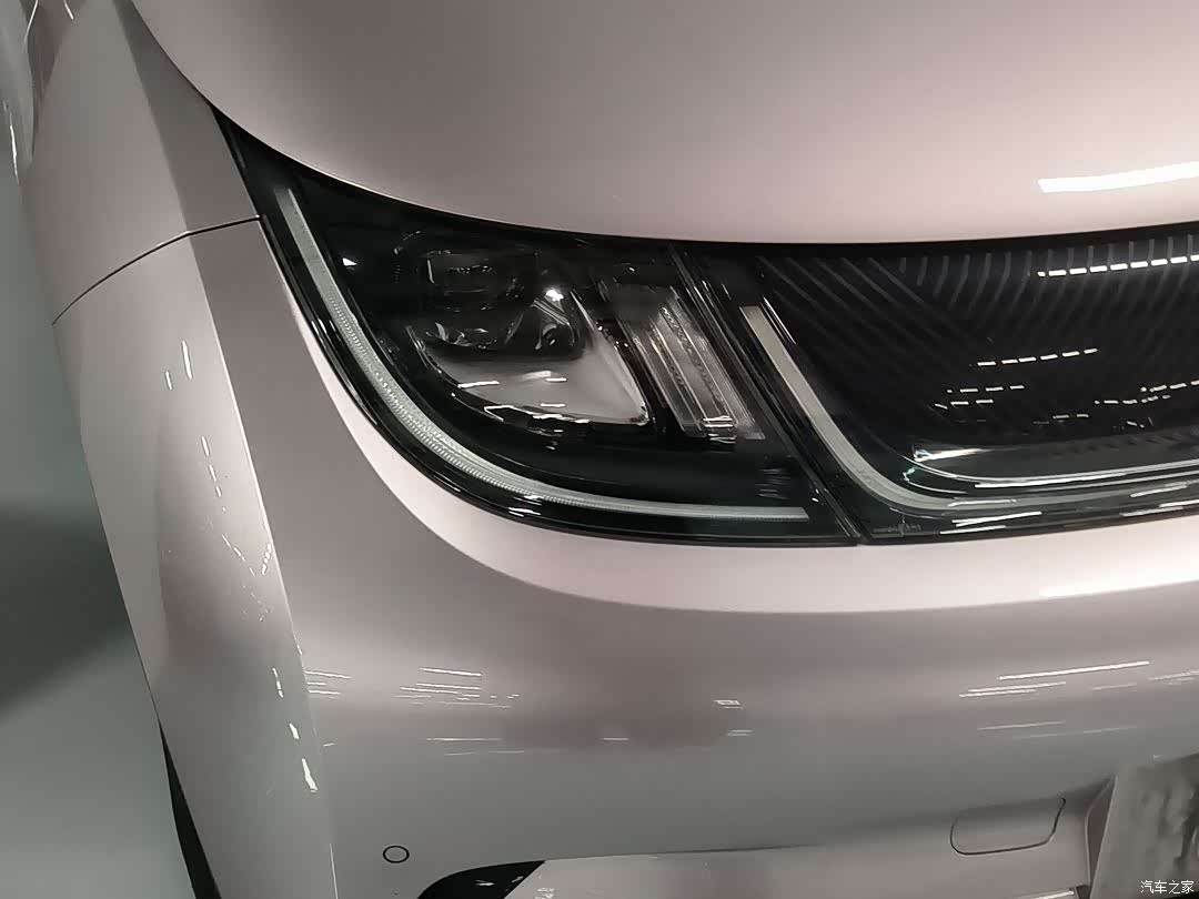 BYD Dolphin, 2023 13