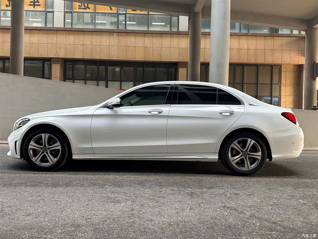 Mercedes-Benz C-Class, 2020 3