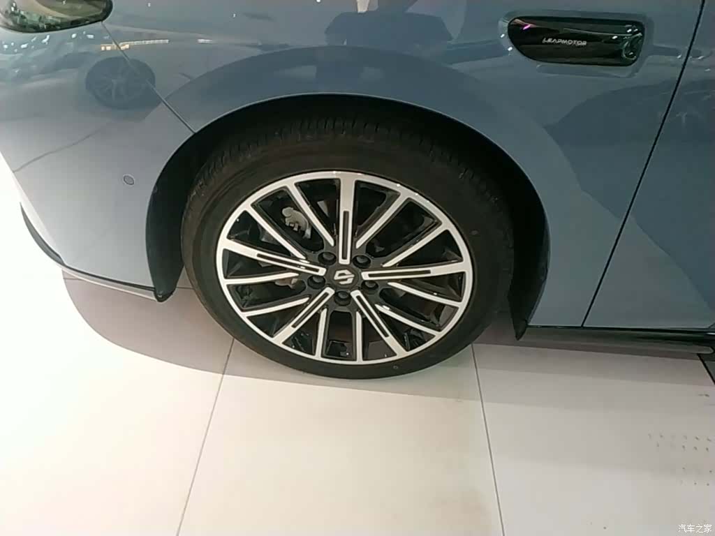 Leapmotor B01, 2025 23