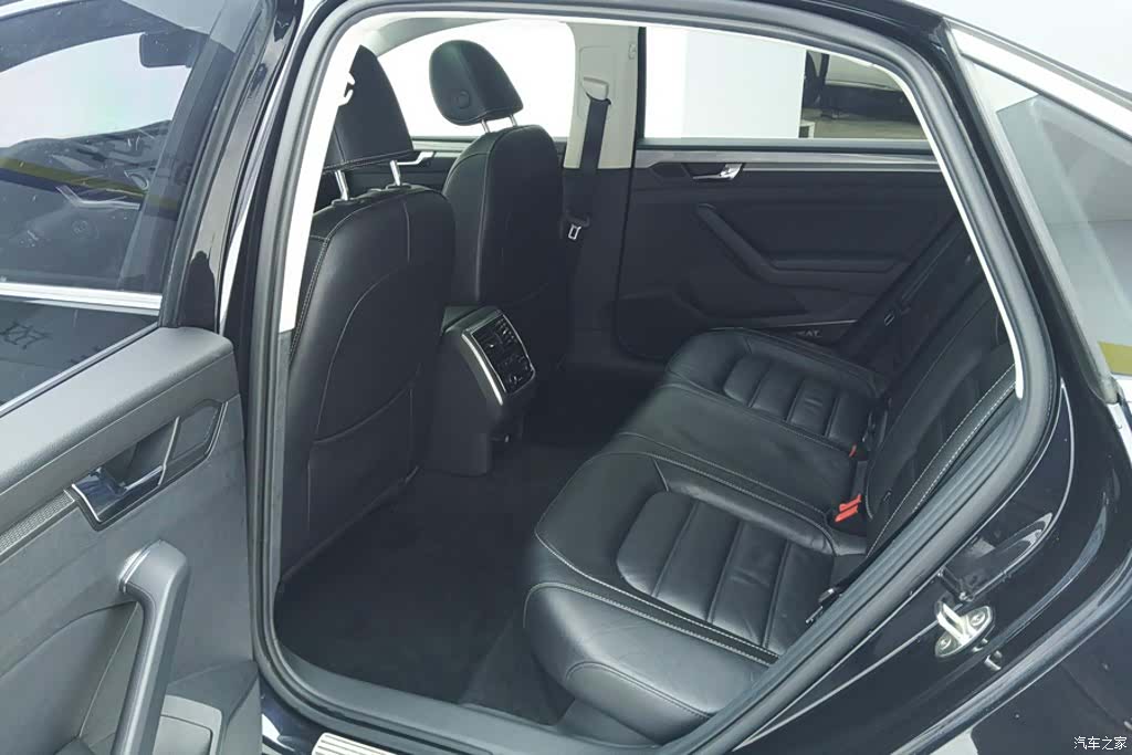 Volkswagen Passat, 2018 11