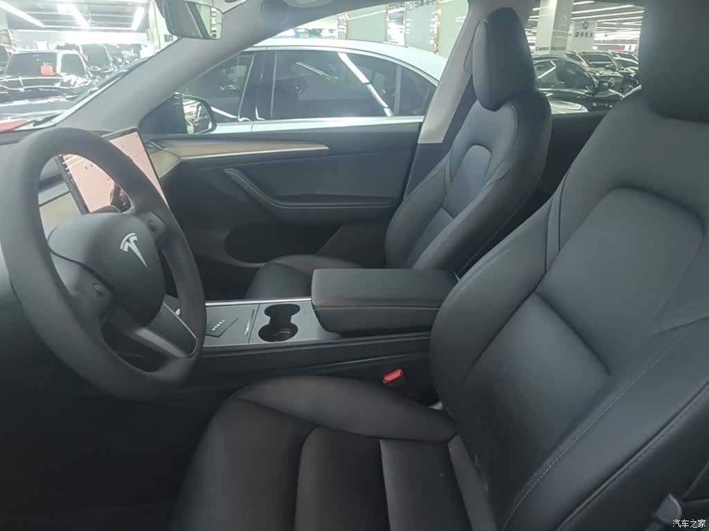 Tesla Model Y, 2023 15