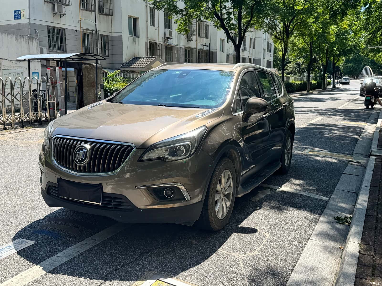 Buick Envision Plus, 2015 1