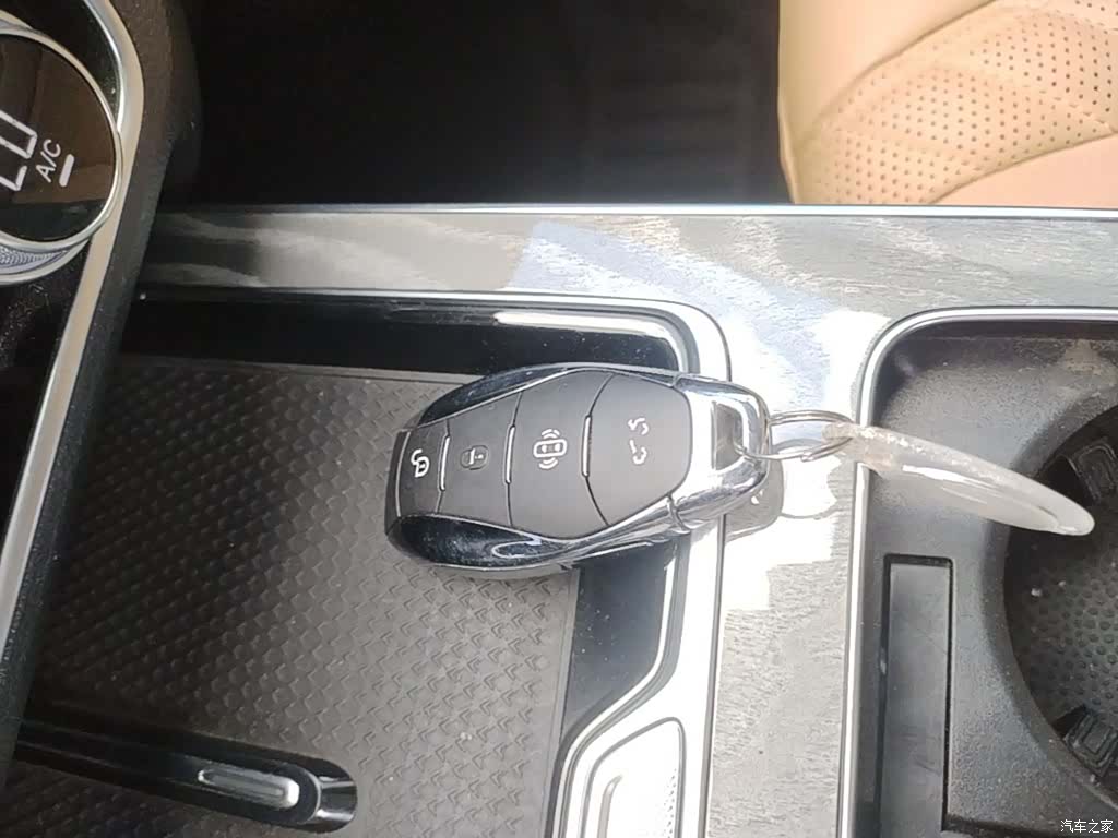 Hongqi HS5, 2023 9