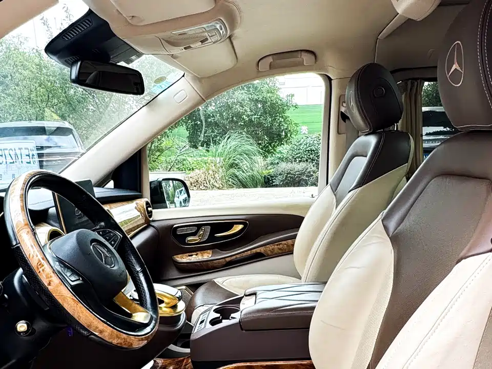 Mercedes-Benz V-class