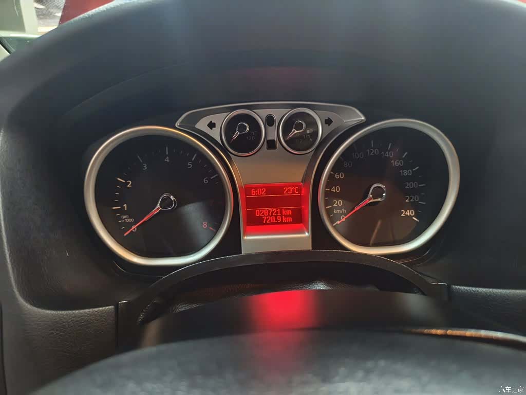 Ford Focus, 2016 12