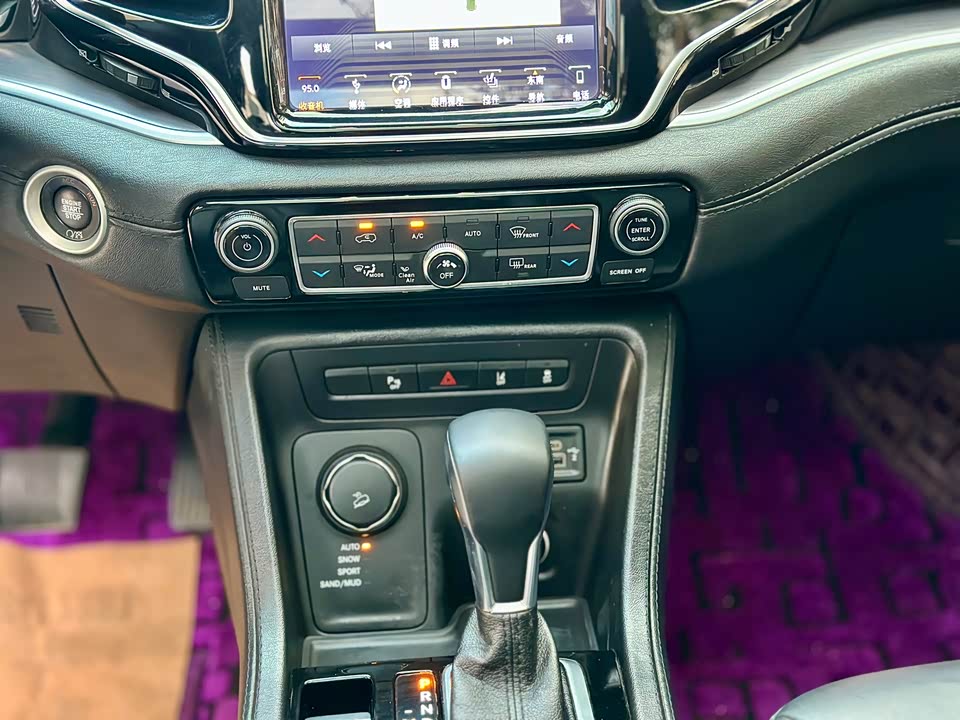 Jeep Grand Commander