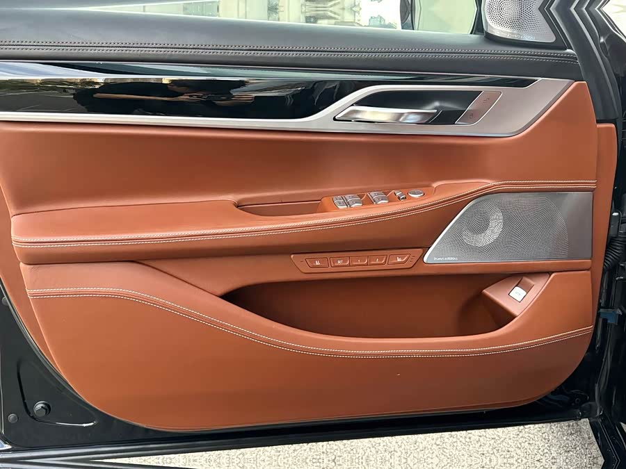 BMW 7-Series 2016, фото 9