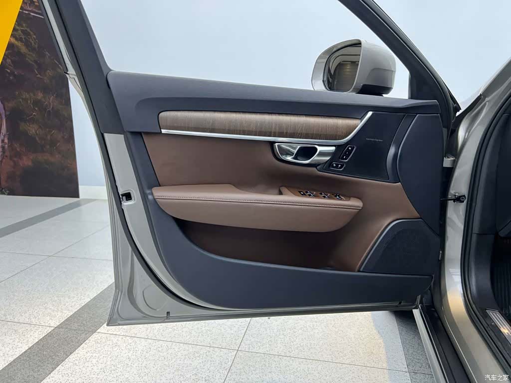 Volvo V90, 2023 28