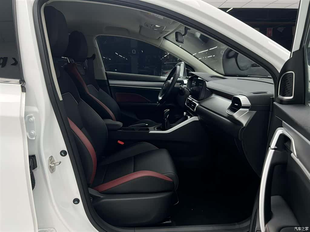 Geely Coolray, 2022 16